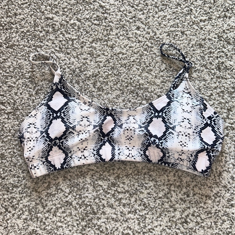 Shein Women’s Snakeskin Bikini Top